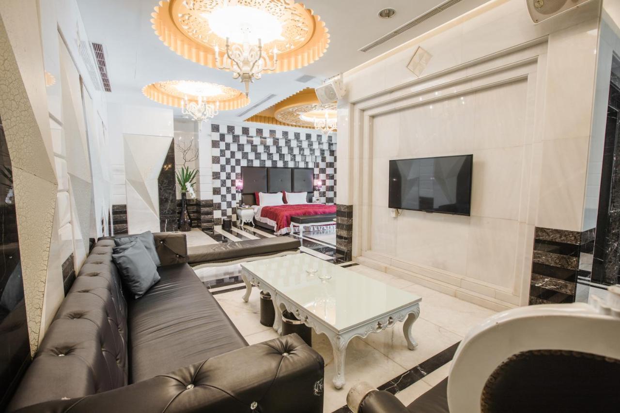 Motel Stars Taichung Exterior foto