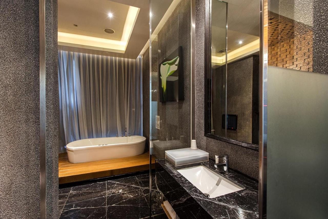 Motel Stars Taichung Exterior foto