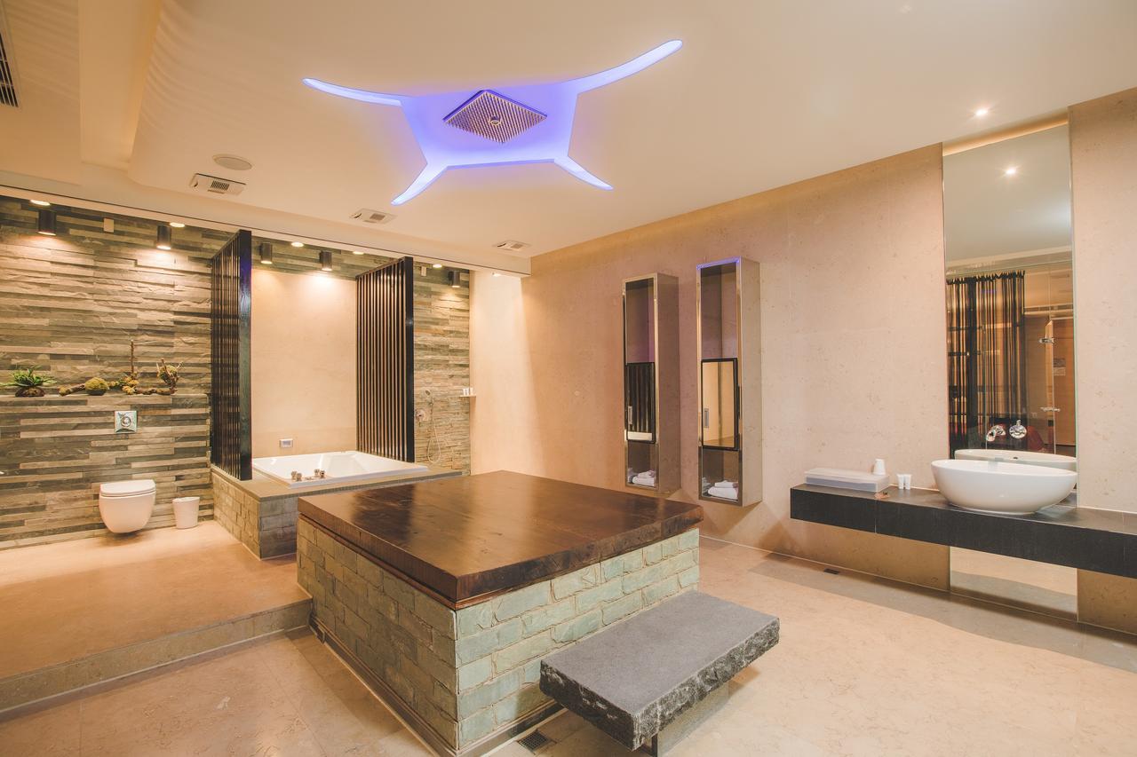 Motel Stars Taichung Exterior foto